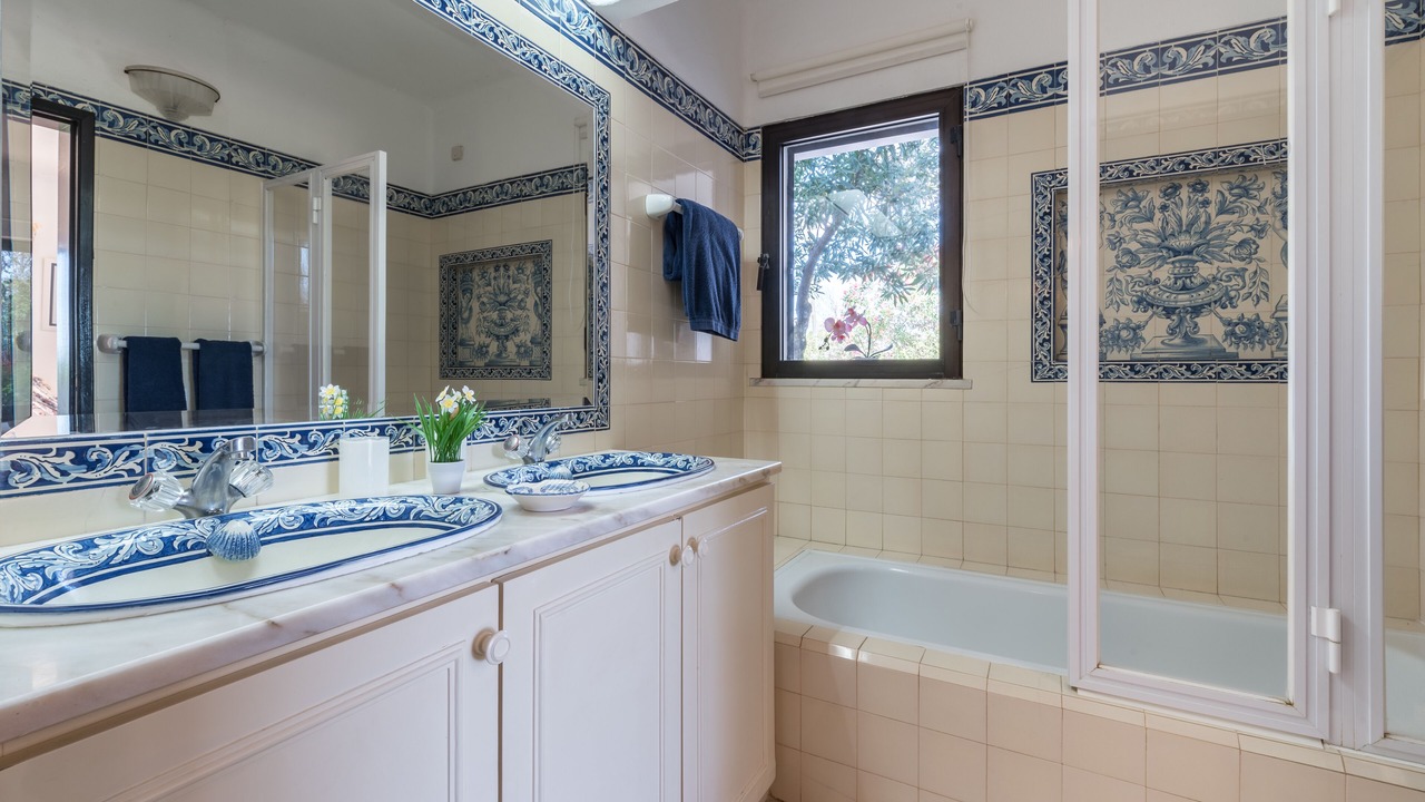 Photo of Bathroom in Carvoeiro