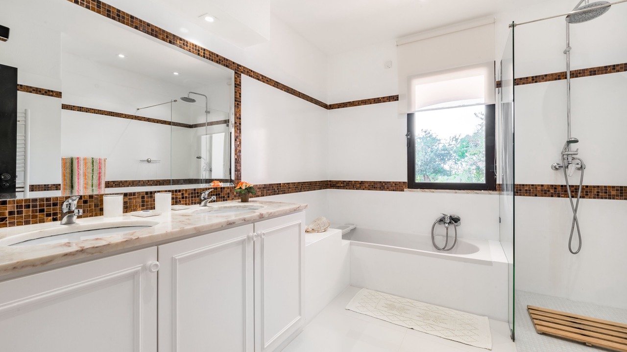 Photo of Bathroom in Carvoeiro