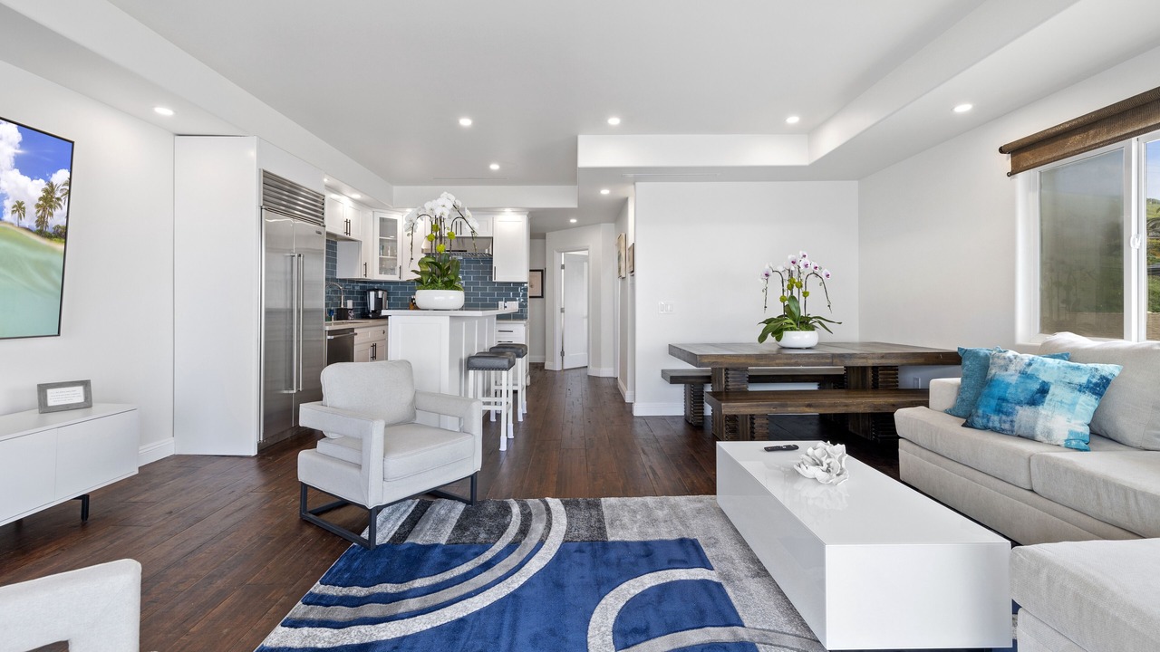 Photo of Livingroom in Central Malibu