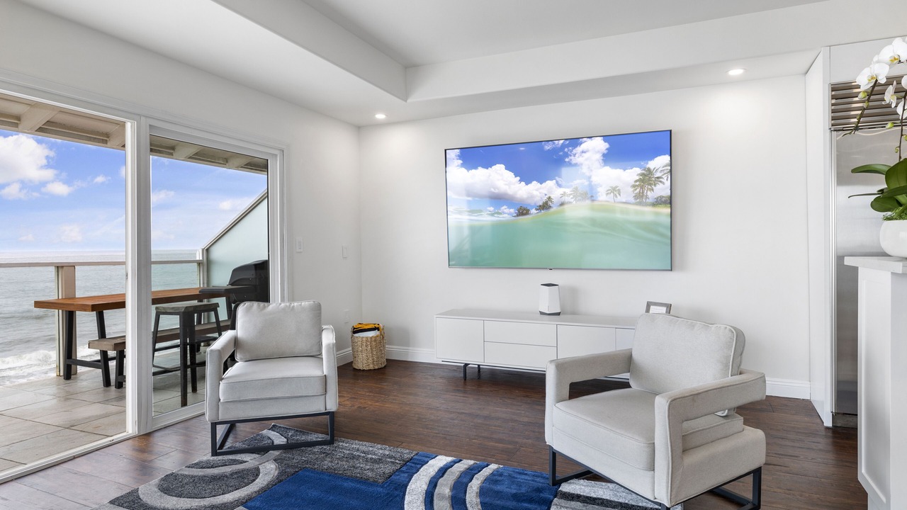 Photo of Livingroom in Central Malibu