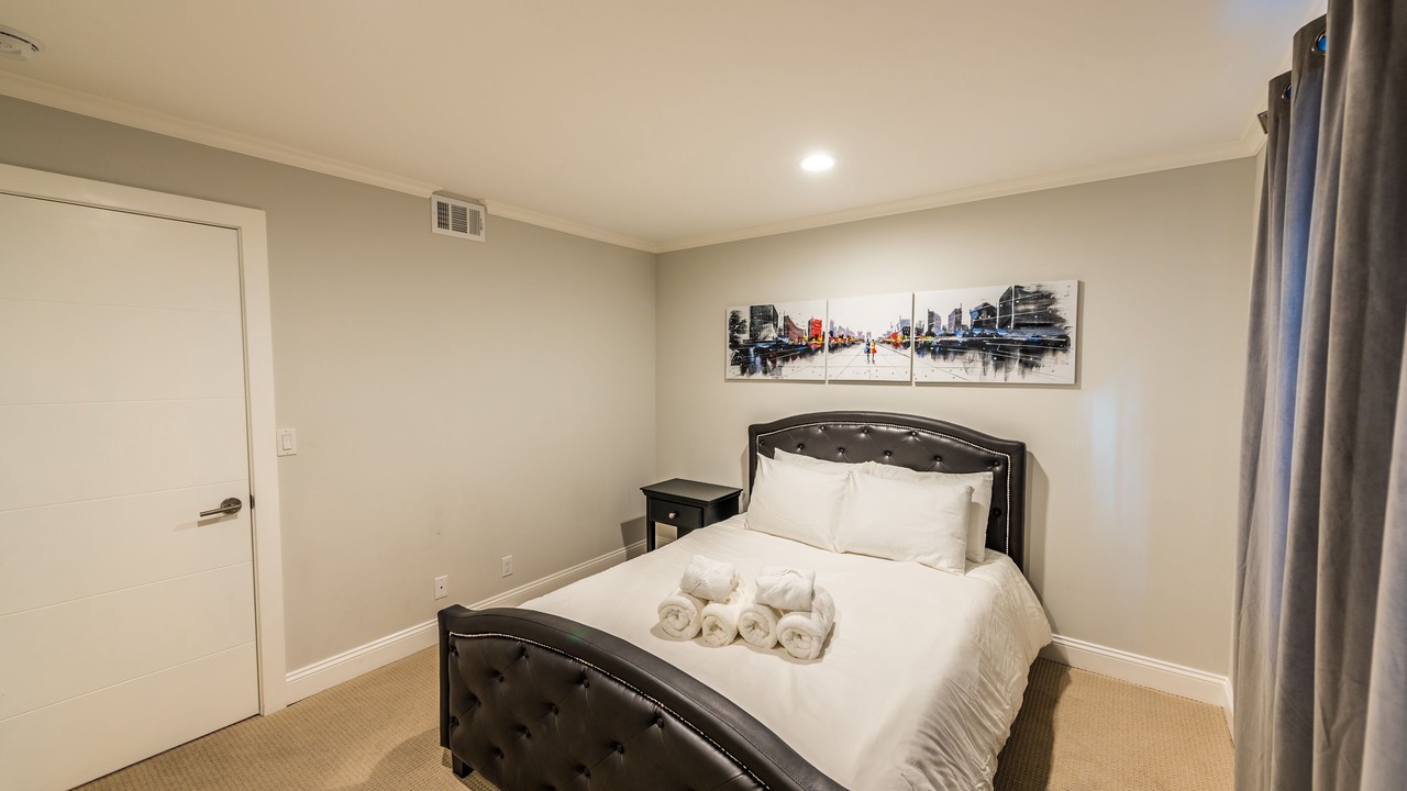 Photo of Bedroom in West Newport