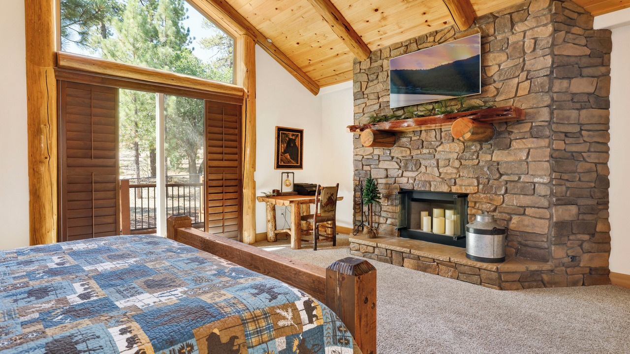 Photo of Bedroom in Evergreen Estates