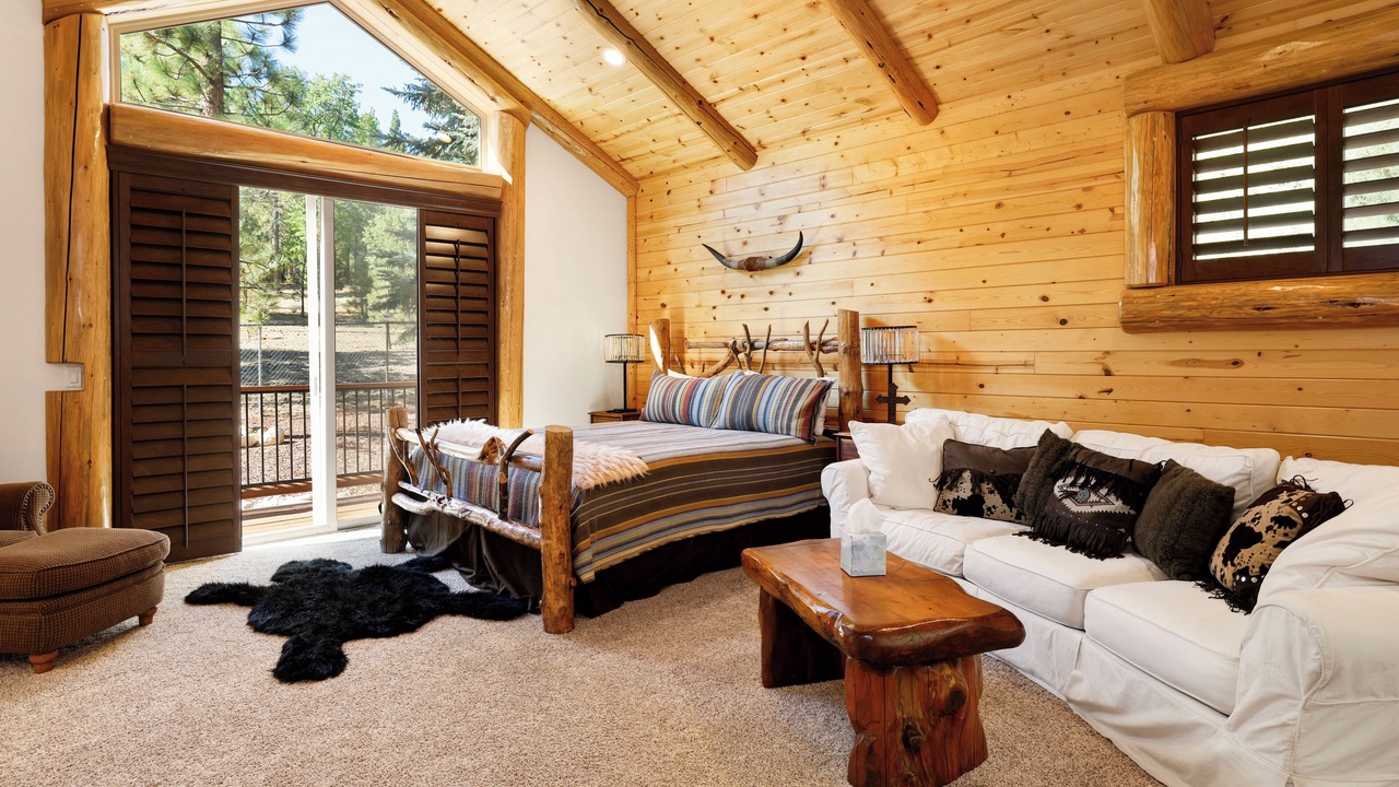 Photo of Bedroom in Evergreen Estates
