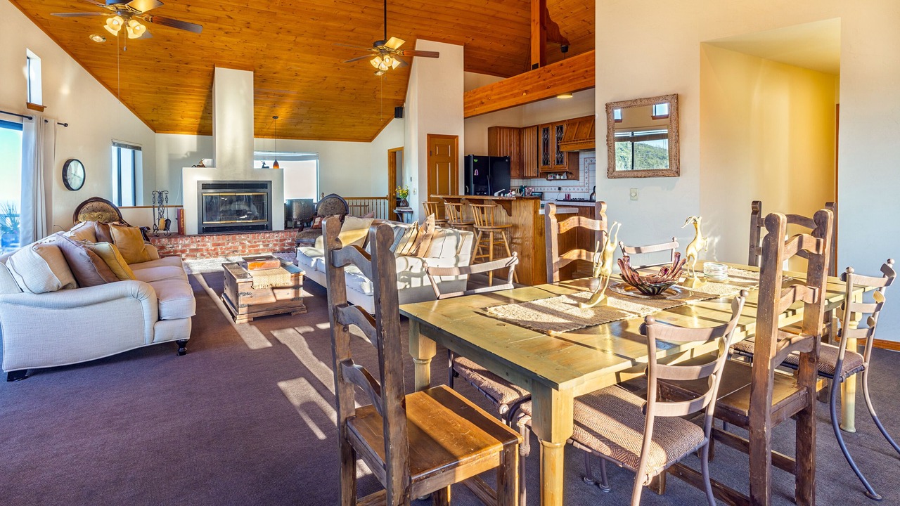 Photo of Livingroom in Julian