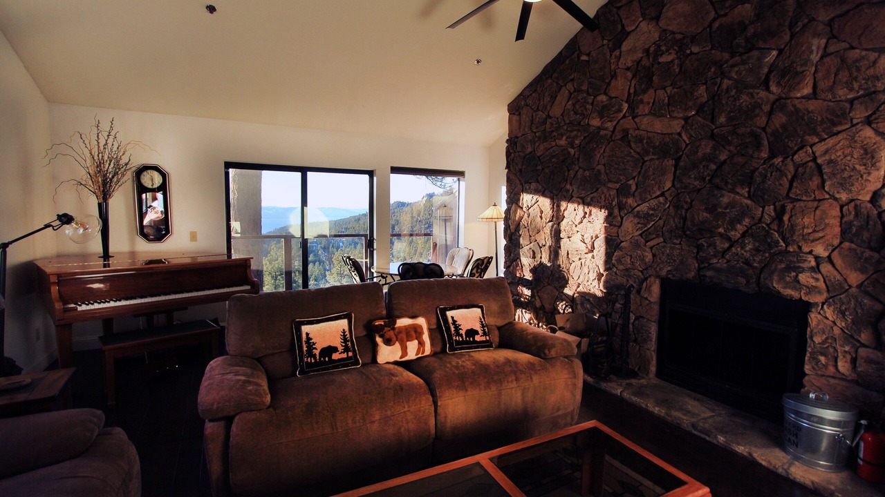 Photo of Livingroom in Tahoe Village