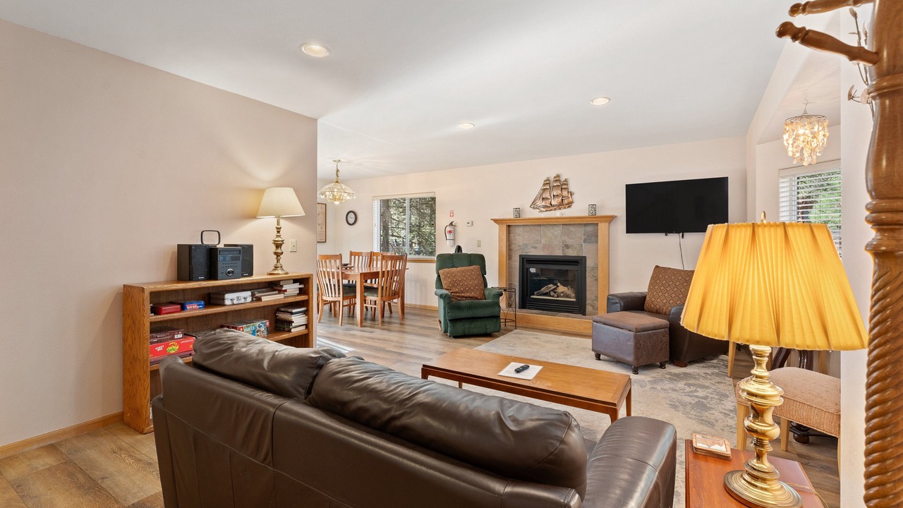 Photo of Livingroom in Pioneer Trail