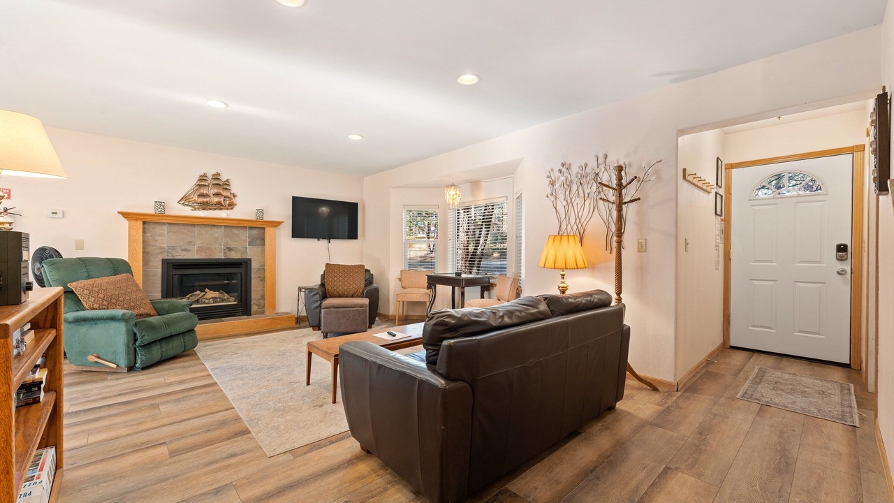 Photo of Livingroom in Pioneer Trail