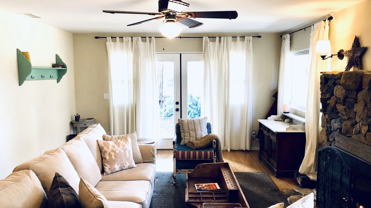 Photo of Livingroom in Julian