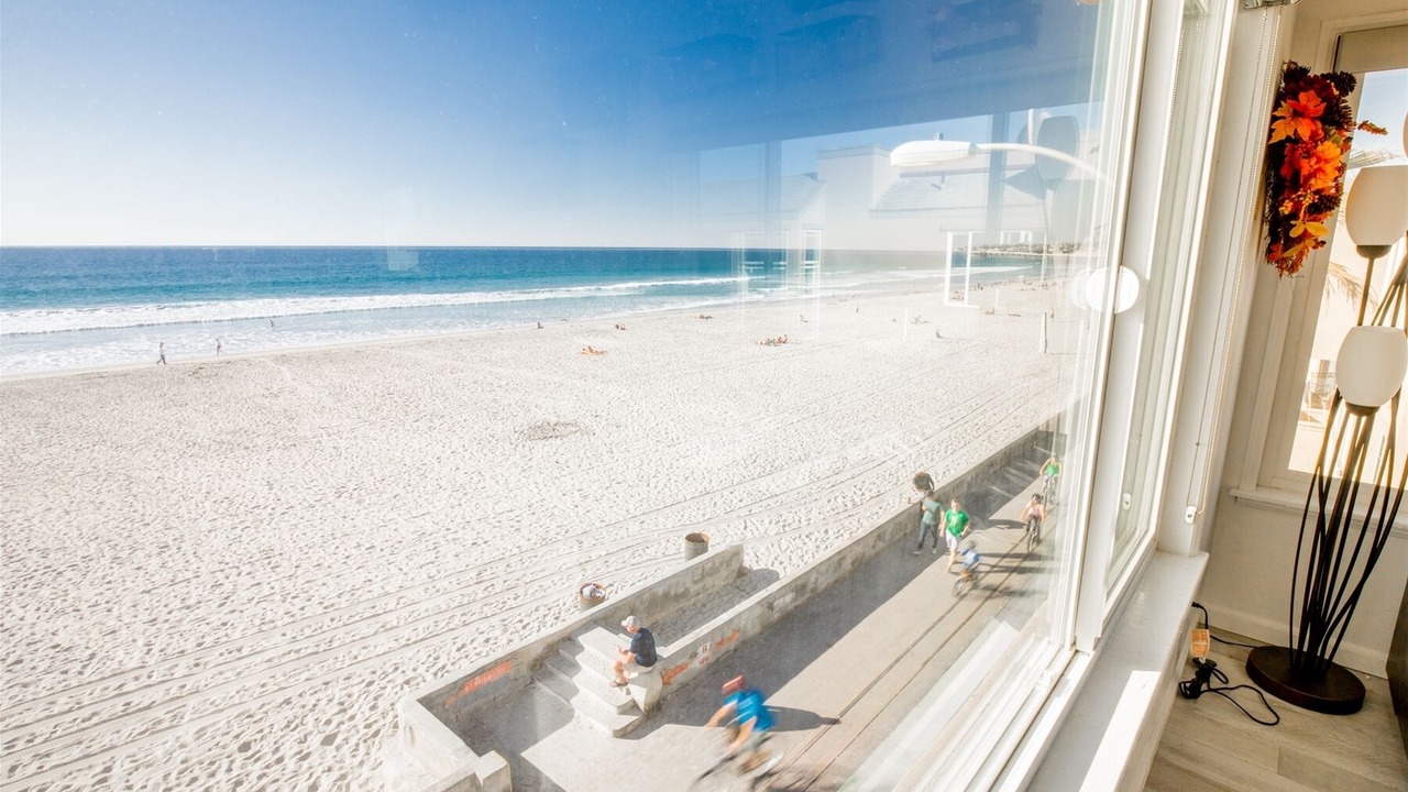 Photo of Bedroom in Mission Beach