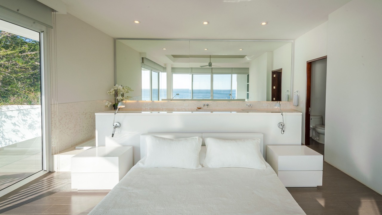 Photo of Bedroom in Paradise Bay