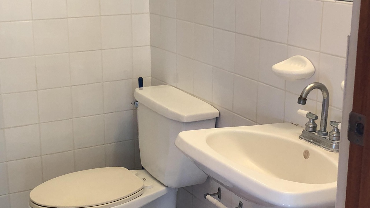 Photo of Bathroom in Pacific Marlin