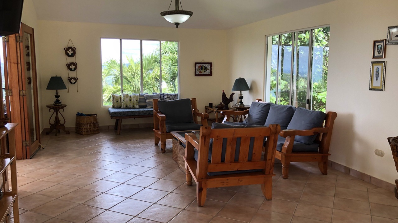 Photo of Livingroom in Pacific Marlin
