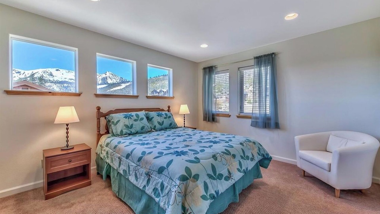 Photo of Bedroom in Mountain View Estates