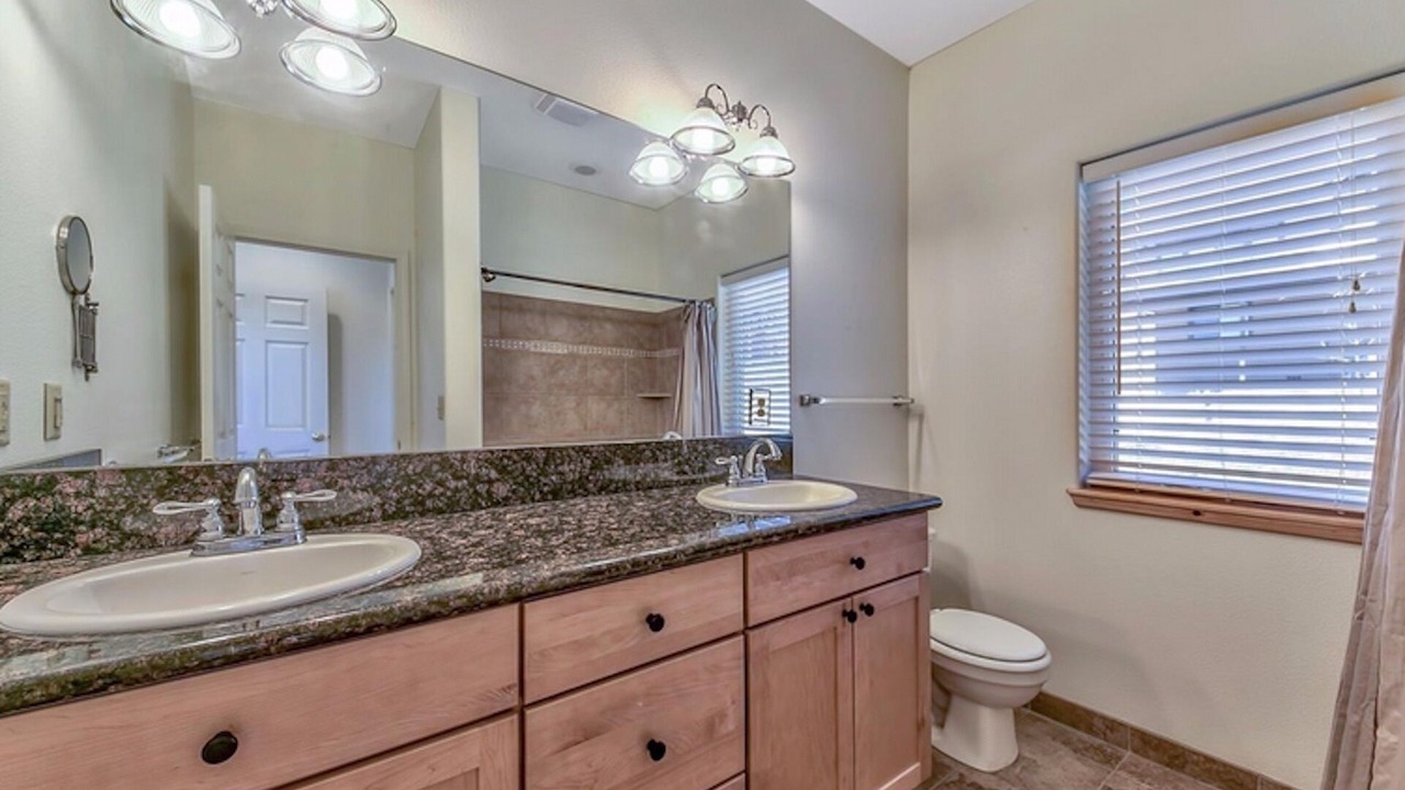 Photo of Bathroom in Mountain View Estates