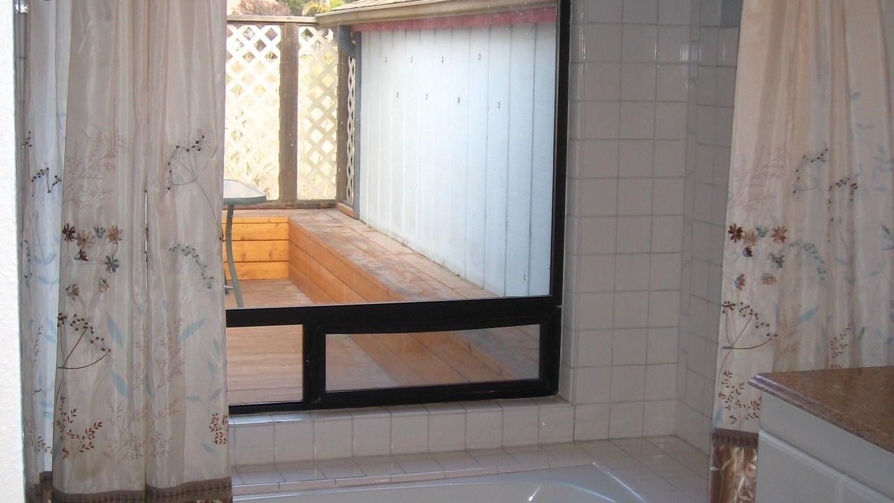 Photo of Bathroom in Callender