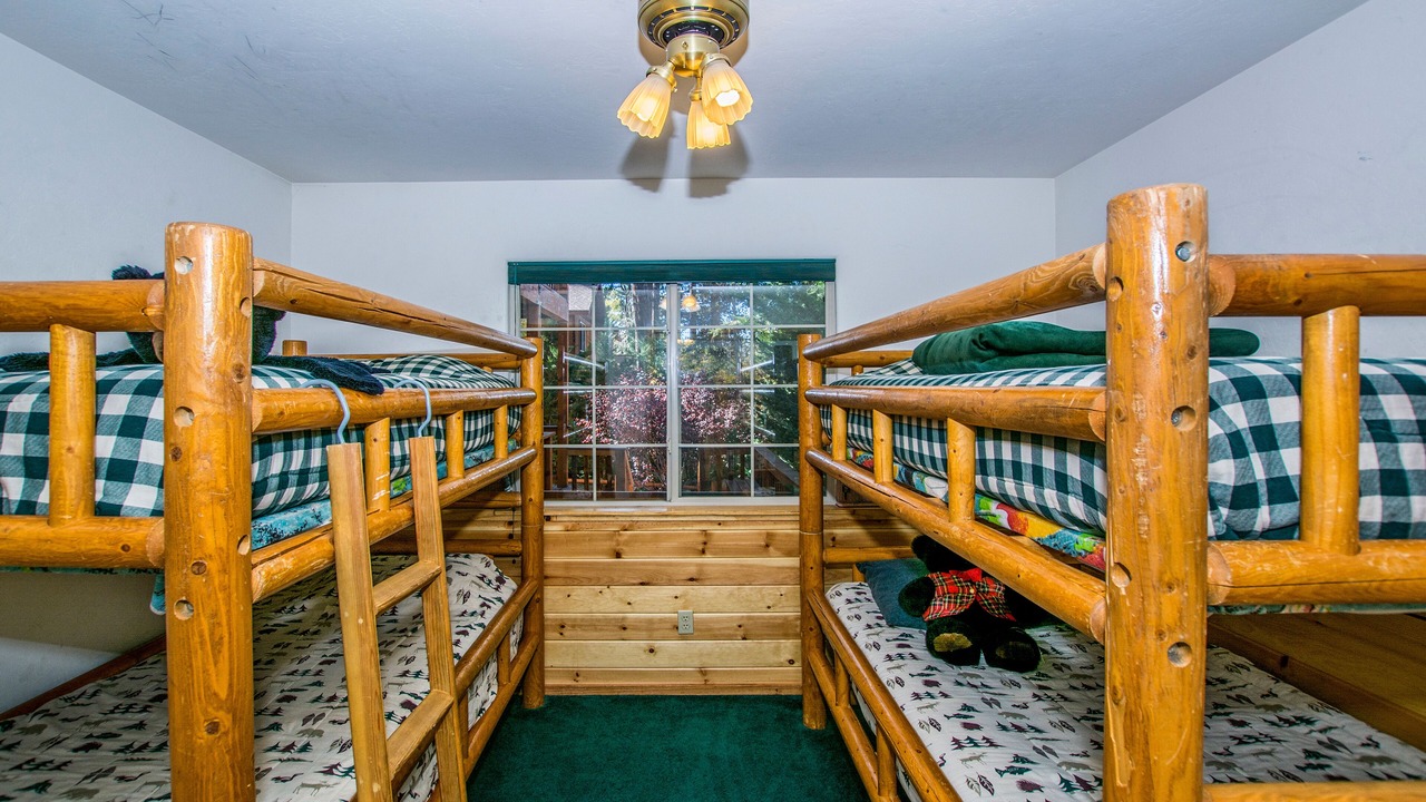 Photo of Bedroom in Upper Moonridge