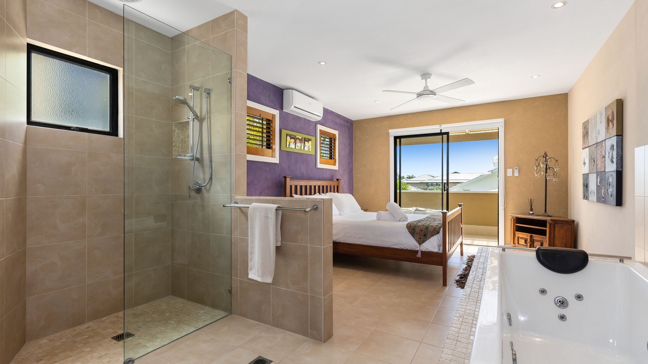 Photo of Bathroom in Mermaid Beach