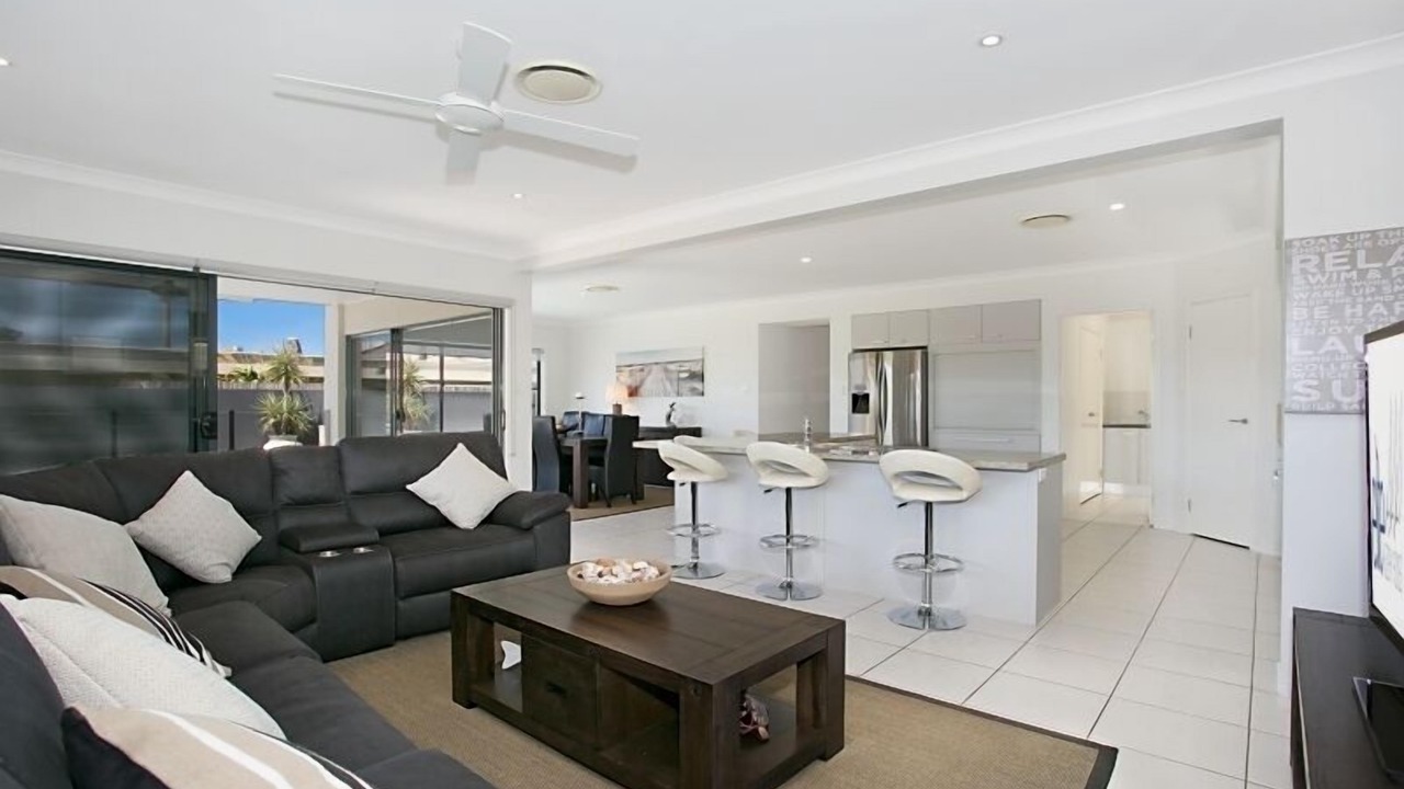 Photo of Livingroom in Broadbeach Waters