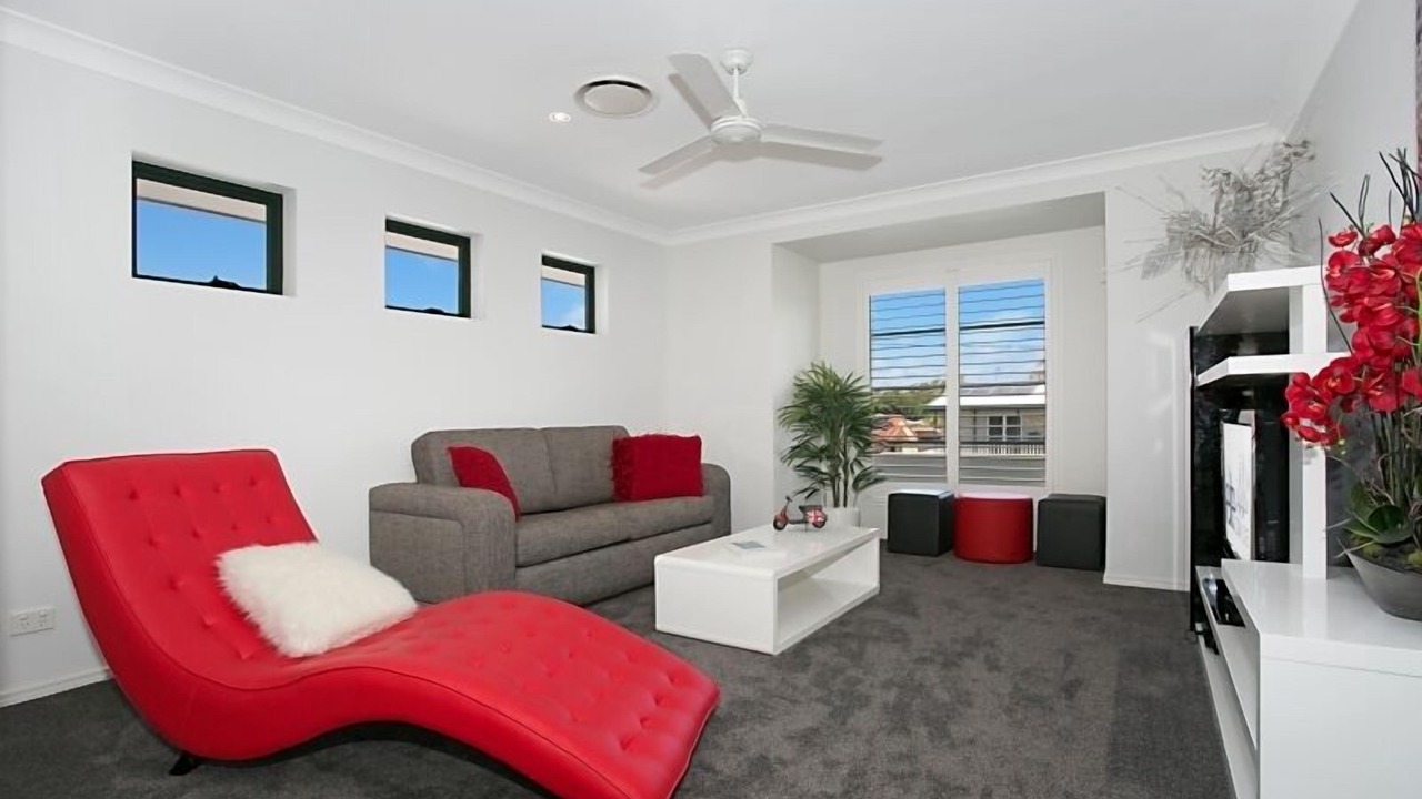Photo of Livingroom in Broadbeach Waters