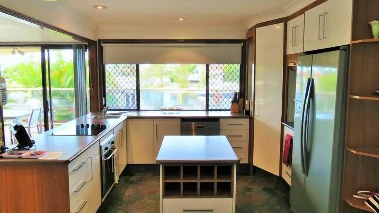Photo of Kitchen in Mermaid Waters