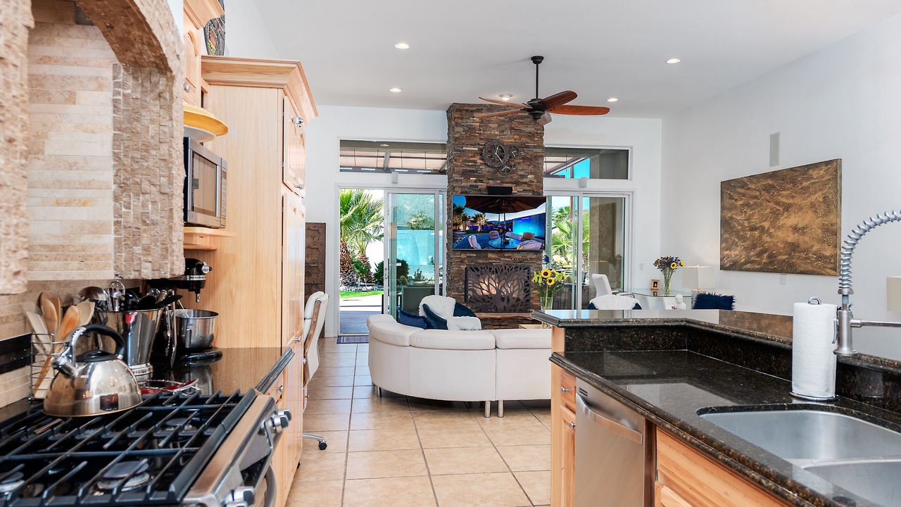 Photo of Kitchen in Racquet Club South