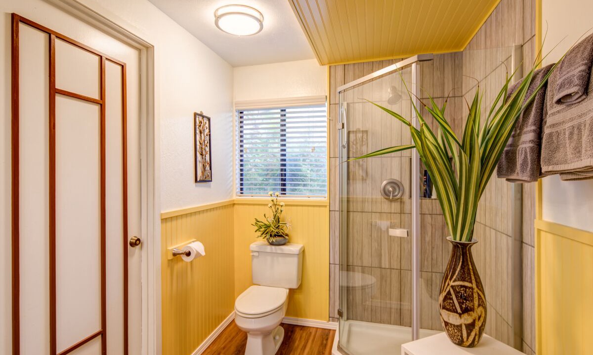 Photo of Bathroom in Mokuleia