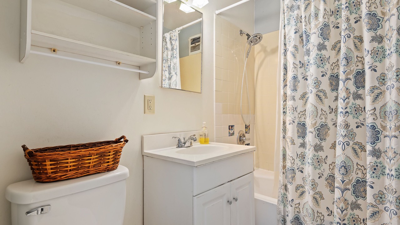 Photo of Bathroom in Carpinteria