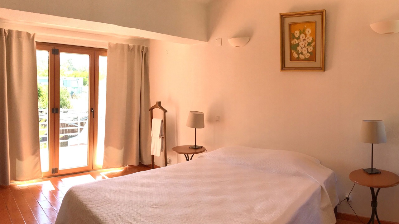 Photo of Bedroom in Costa de Caparica