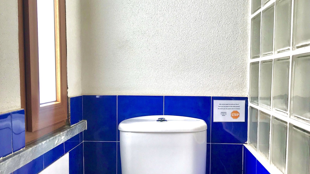 Photo of Bathroom in Costa de Caparica