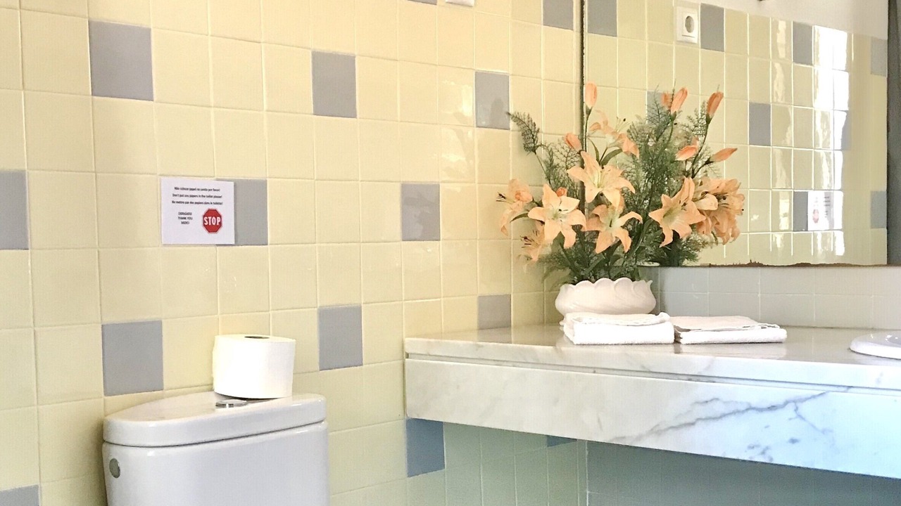 Photo of Bathroom in Costa de Caparica