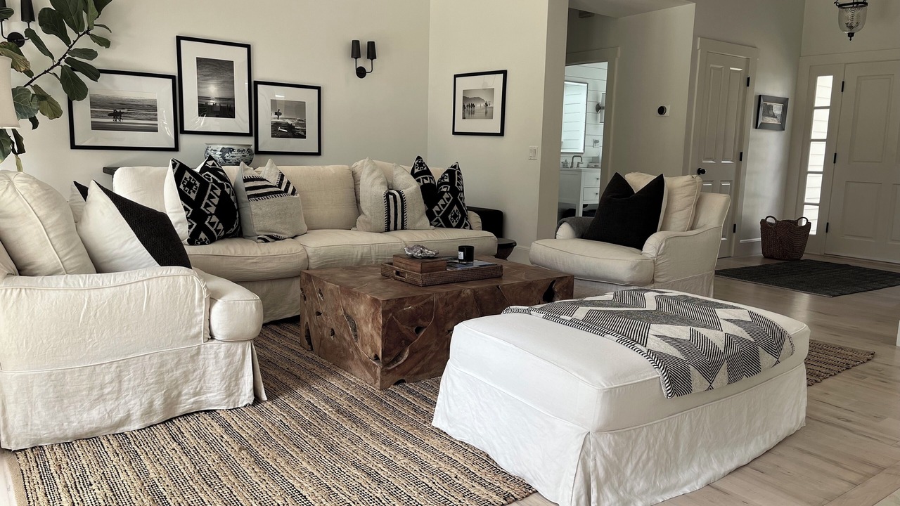 Photo of Livingroom in Western Malibu