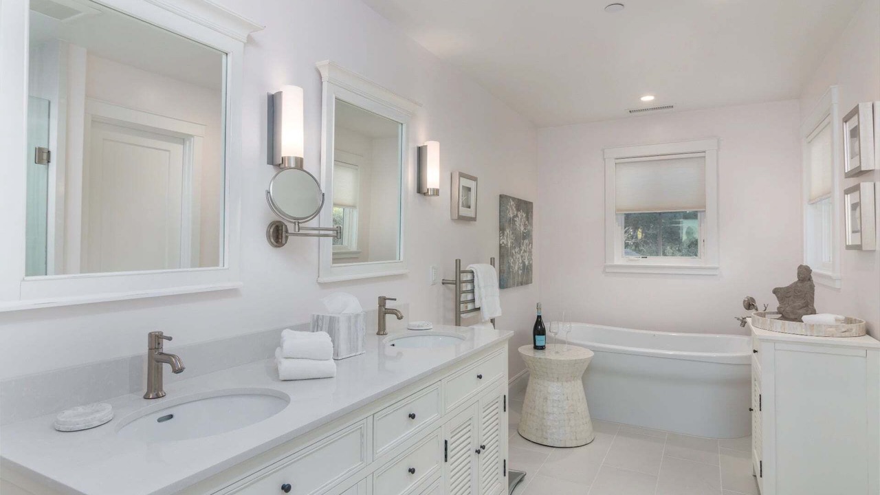 Photo of Bathroom in West Mesa