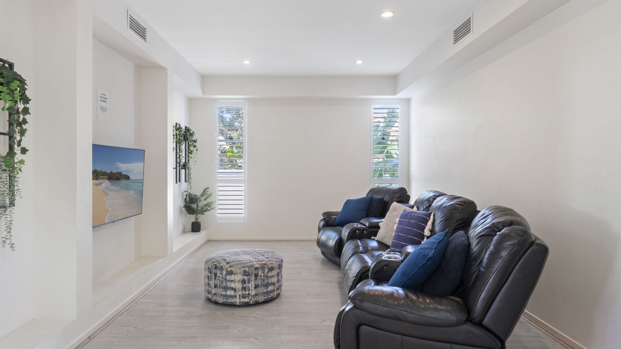 Photo of Livingroom in Broadbeach Waters