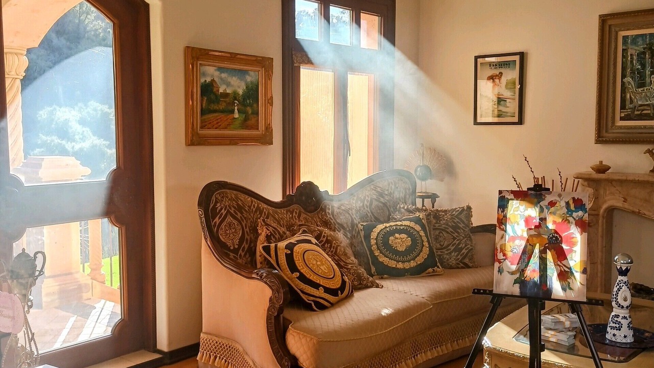 Photo of Livingroom in Central Malibu
