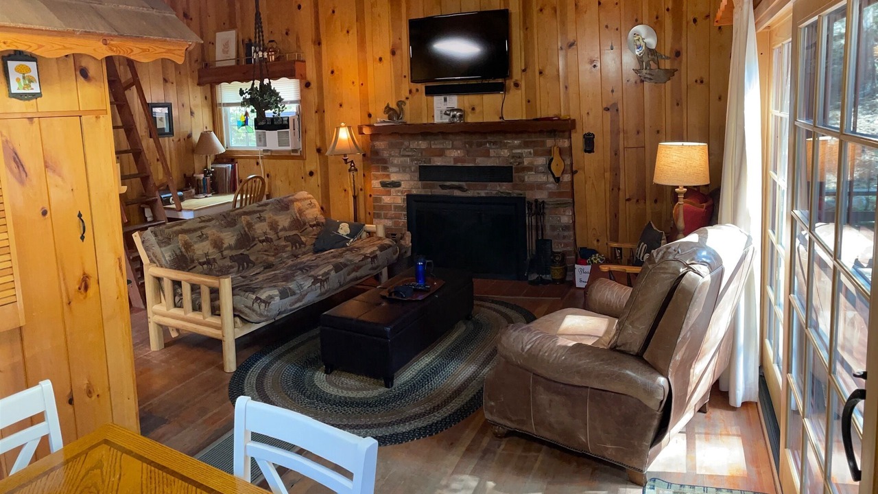 Photo of Bedroom in Idyllwild