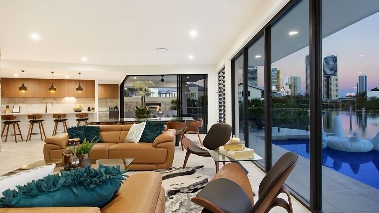 Photo of Livingroom in Broadbeach Waters