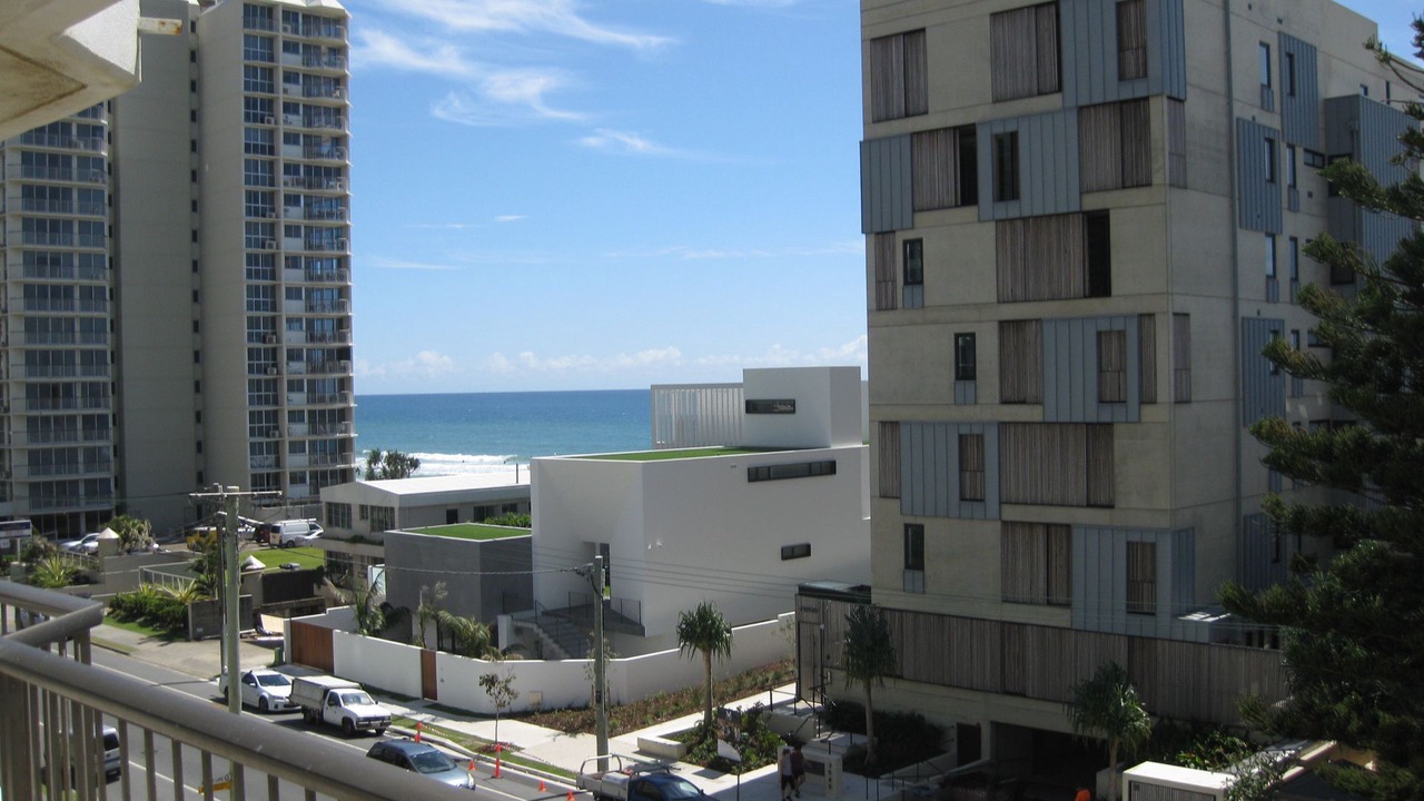 Photo of Patio Balcony in Main Beach