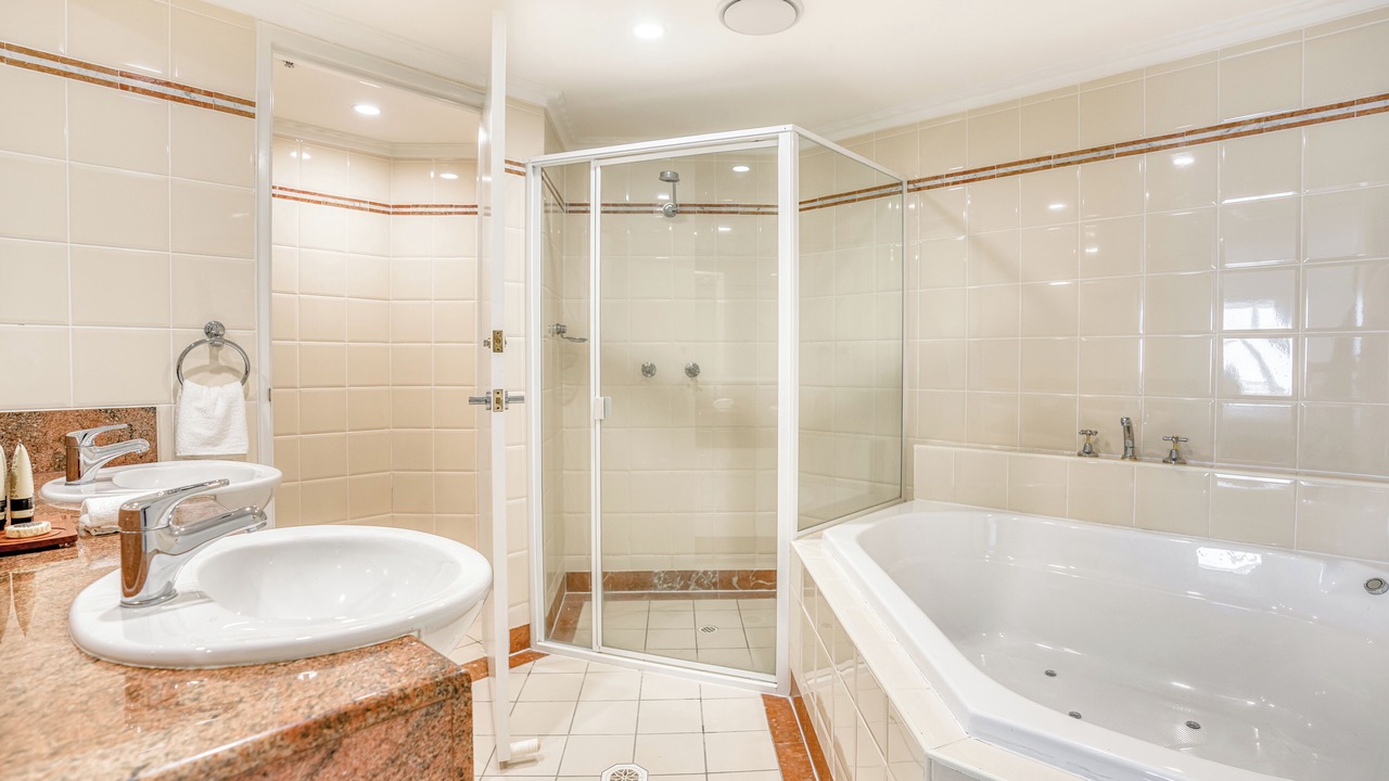 Photo of Bathroom in Main Beach