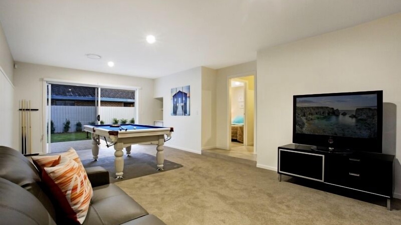 Photo of Livingroom in Broadbeach Waters