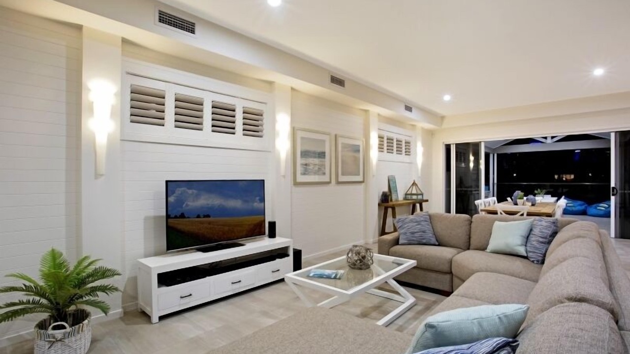Photo of Livingroom in Broadbeach Waters