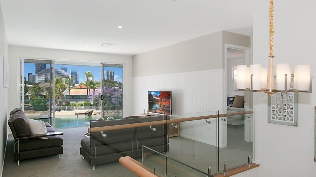 Photo of Livingroom in Broadbeach Waters