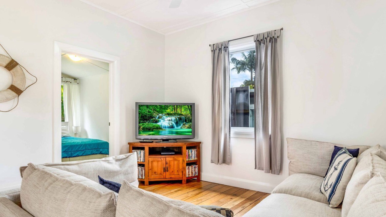 Photo of Livingroom in South Golden Beach
