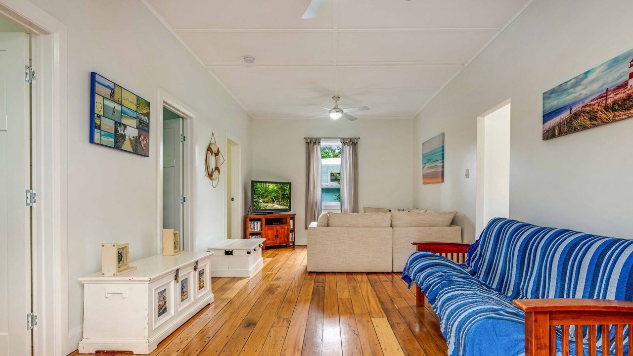 Photo of Livingroom in South Golden Beach