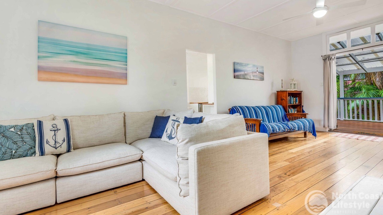 Photo of Livingroom in South Golden Beach