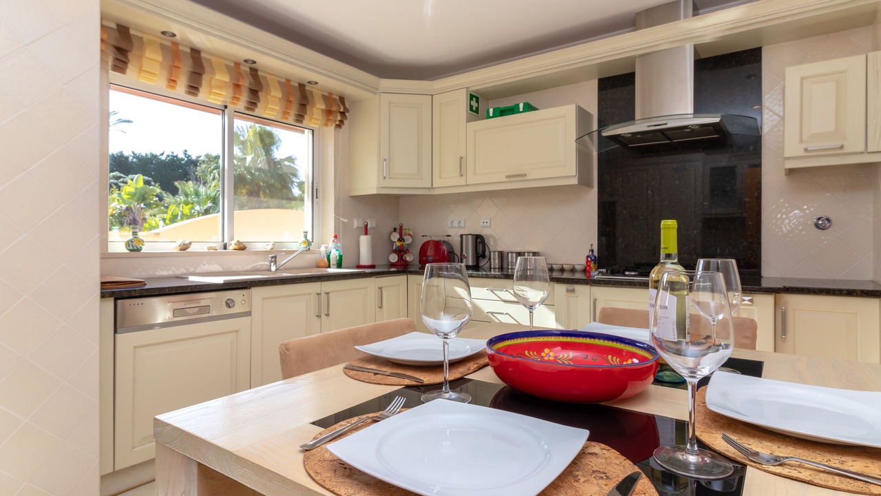 Photo of Kitchen in Estombar