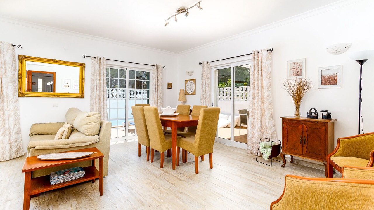 Photo of Livingroom in Retur