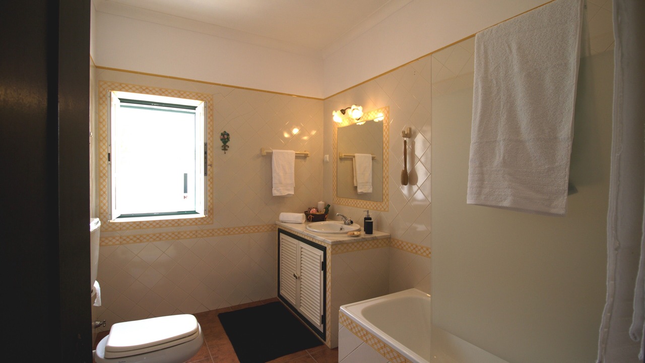 Photo of Bathroom in Lagoa e Carvoeiro