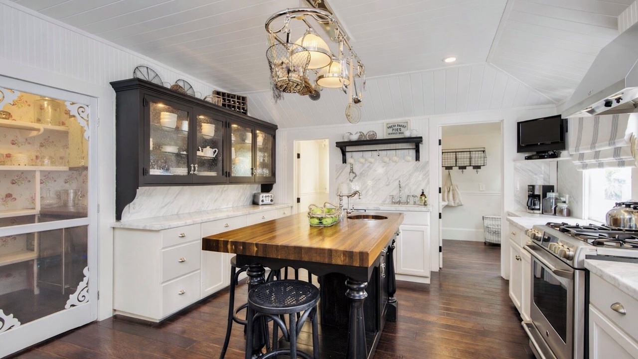 Photo of Kitchen in St. Helena