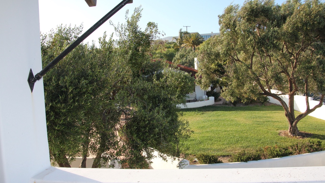 Photo of Patio Balcony in Central Malibu