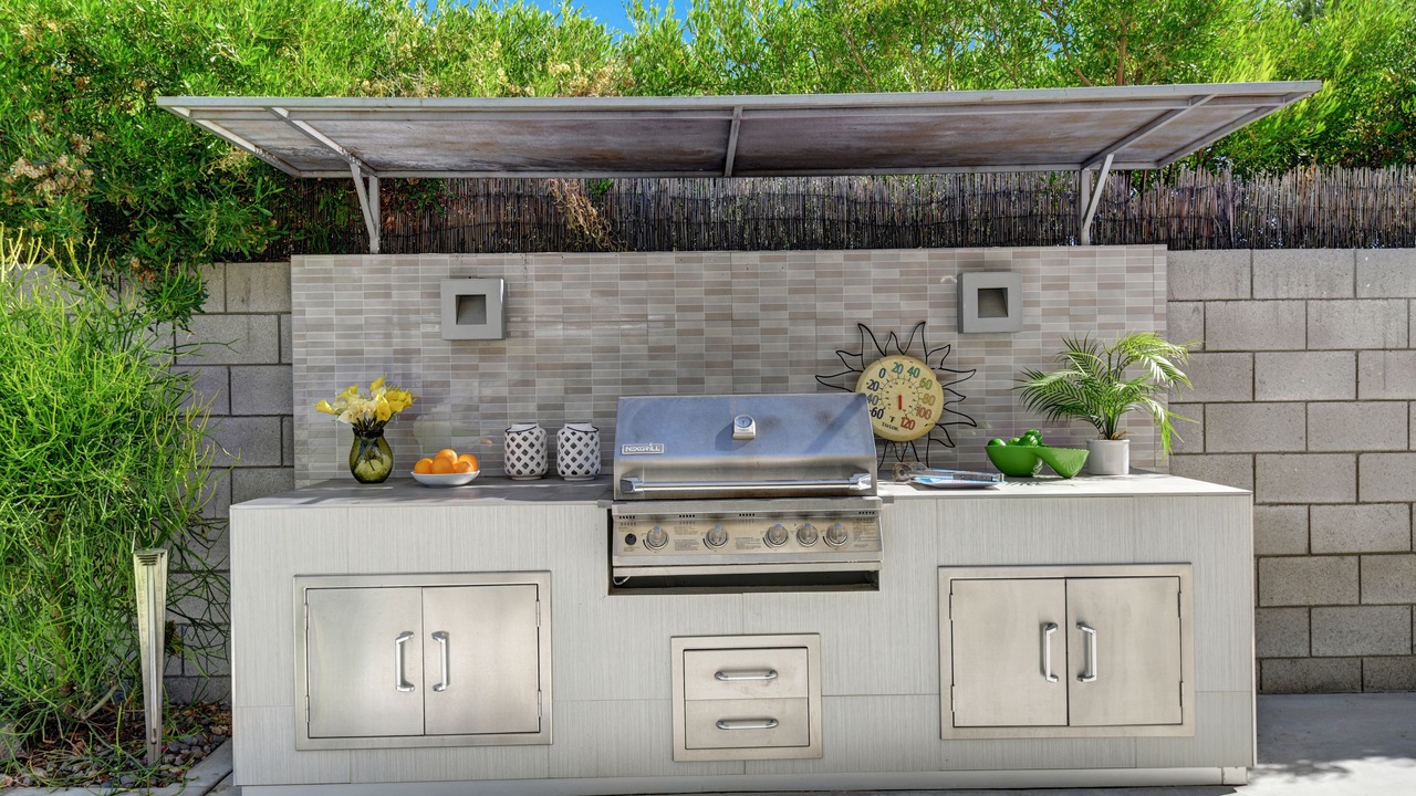 Photo of Patio Balcony in Tahquitz River Estates
